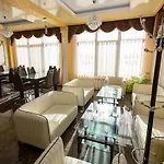 Kristal Hotel