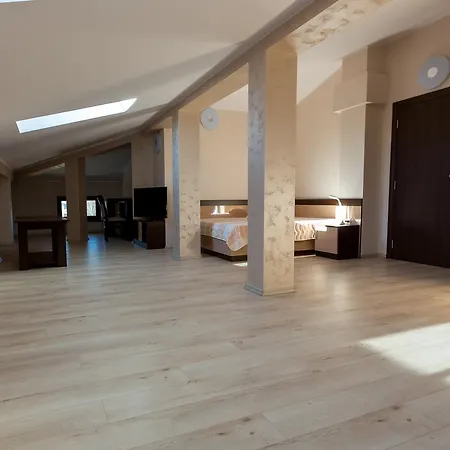 Kristal Otel Dospat